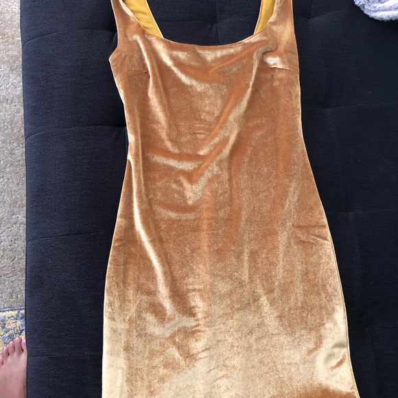 Velvet mustard yellow dress - Picture 3 of 4